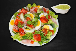 Sałatka z szynką i jajkiem